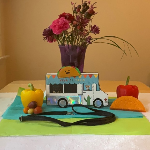 🌮 TACO TRUCK CROSSBODY BAG 🌮 - Picture 11 of 16